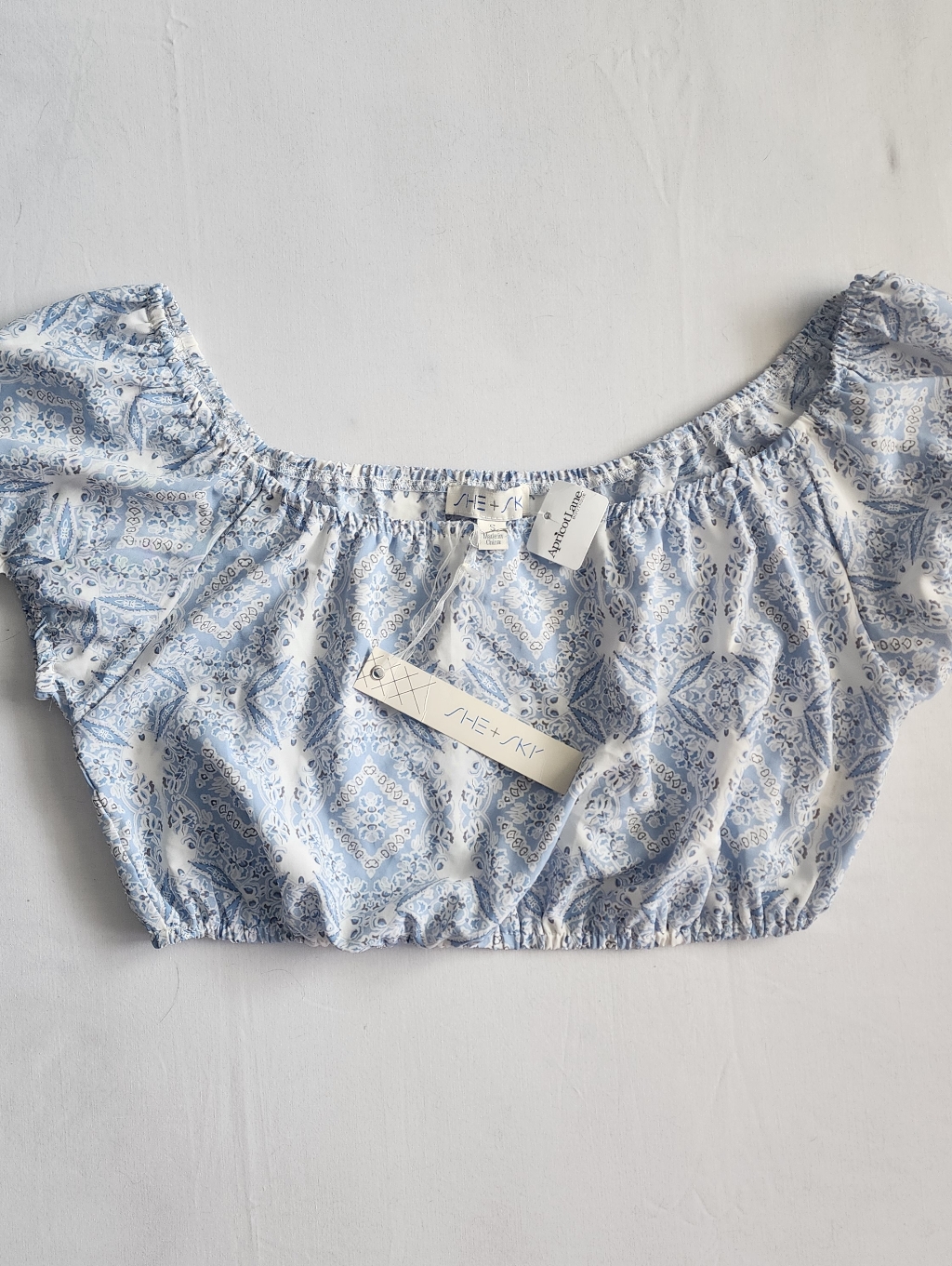 She + Sky Blue White Off Shoulder Cropped Peasant Top Womens Size S Paisely